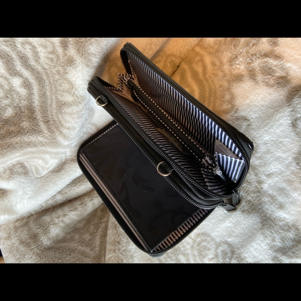 Thirty One Wallet - Picture 2 of 4